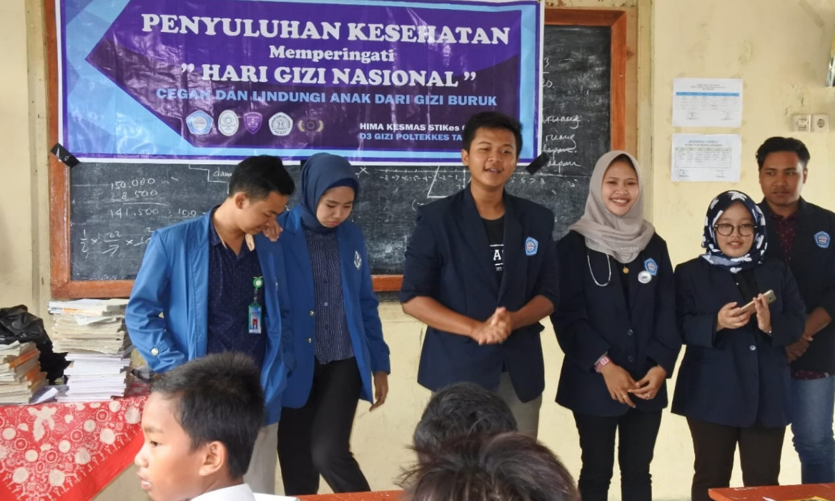 Peringati Hari Gizi Nasional, Himakesmas STIKes Cirebon Berikan Penyuluhan ke Siswa SD