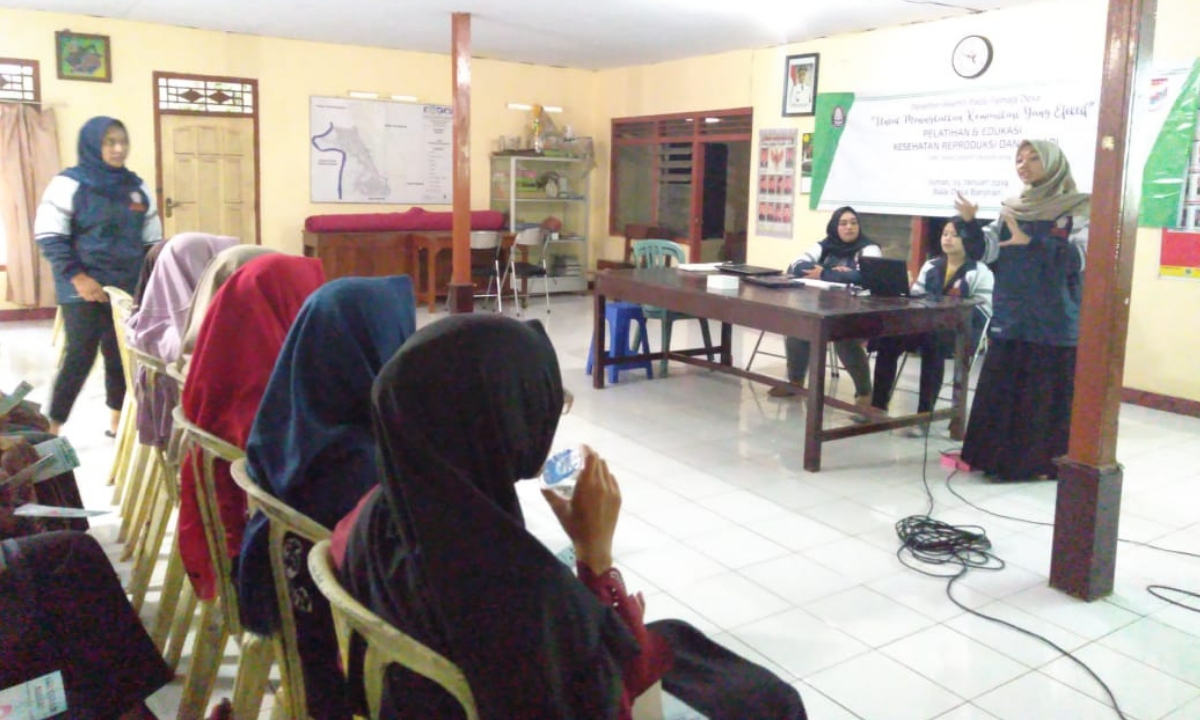 Edukasi Sadari KKN Mahasiswa Undip