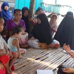 Tim Nusantara Sehat dan Staf Puskesmas Kabaena Barat Lakukan Bakti Sosial di Pulau Sagori