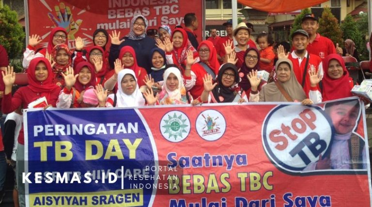TB HIV Care Aisyiyah Sragen Grebek TB di Alun-alun Sragen