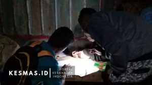 Petugas Puskesmas Ria Raja Datangi Warga Data Keluarga Sehat