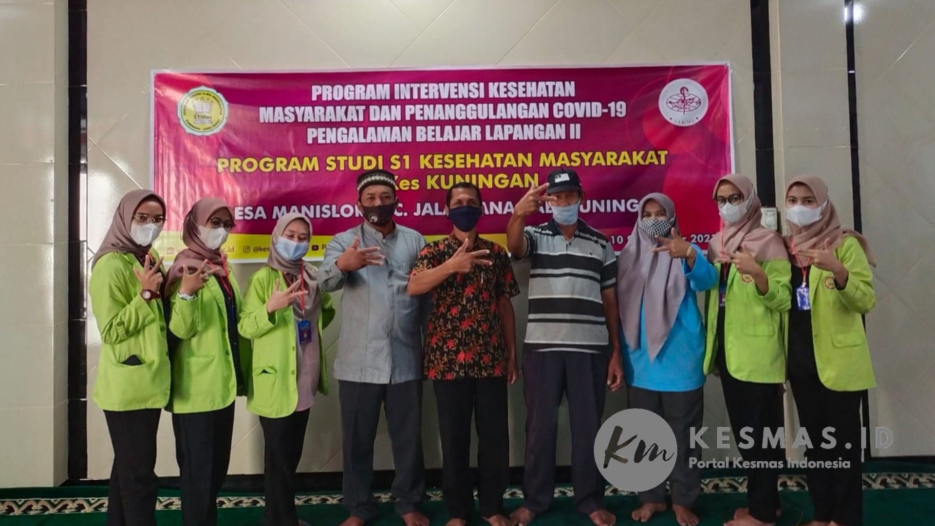 Mahasiswa STIKes Kuningan Ajak Warga Pilah Sampah Rumah Tangga