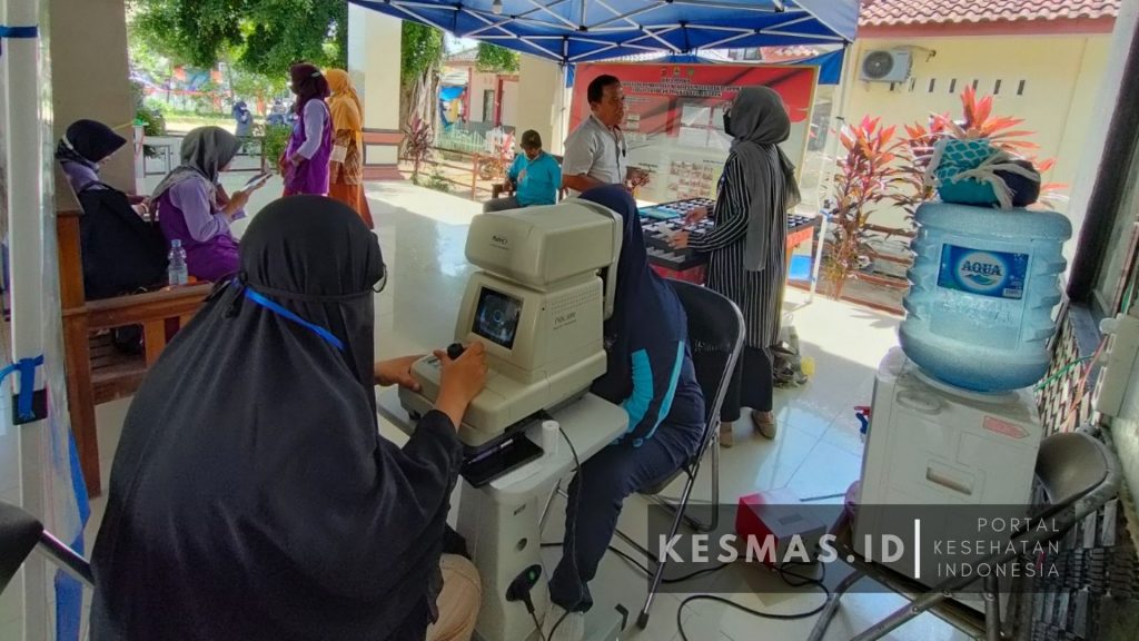 Pemeriksaan Mata Gratis HKN 2021 Puskesmas CIledug