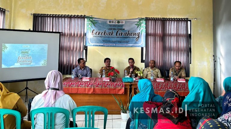Mahasiswa Kesmas Unsil Cegah Hipertensi dengan Gerobak Cirahong