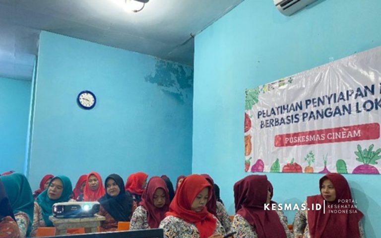 Hadapi Stunting Puskesmas Cineam Beri Pelatihan Pemberian Makanan Tambahan PMT Berbasis Pangan Lokal