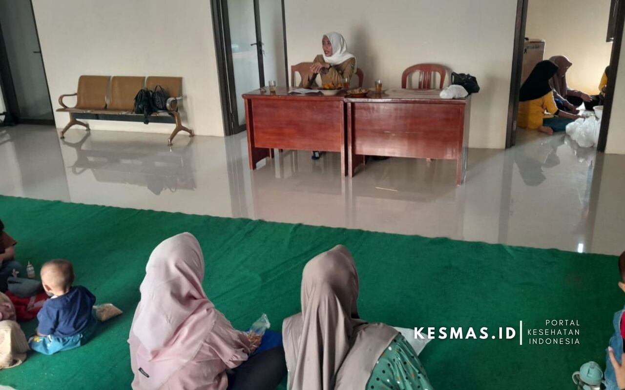 Penyuluhan tentang Apa itu Stunting di Puskesmas Cisayong