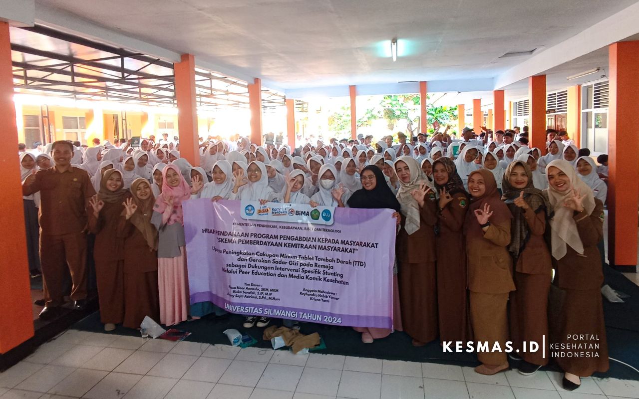 Edukasi Kesehatan Remaja di SMA Negeri 3 Kota Tasikmalaya Melalu Komik Kesehatan