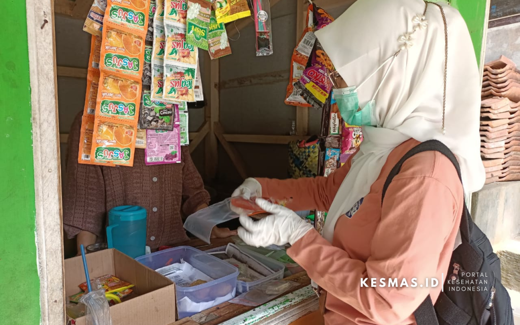 Cegah Bahan Berbahaya, Puskesmas Sukahening Gelar Pemeriksaan Jajanan Sekolah