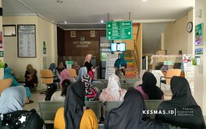 Diharapkan, melalui penyuluhan ini, masyarakat semakin sadar akan pentingnya kewaspadaan terhadap penyakit-penyakit yang sering muncul di musim hujan. Dengan penerapan PHBS, diharapkan angka kejadian penyakit dapat berkurang. Rencana tindak lanjut dari kegiatan ini adalah mengadakan penyuluhan serupa secara berkala, baik di puskesmas maupun di tempat umum lainnya, untuk memperluas jangkauan informasi kepada masyarakat luas.