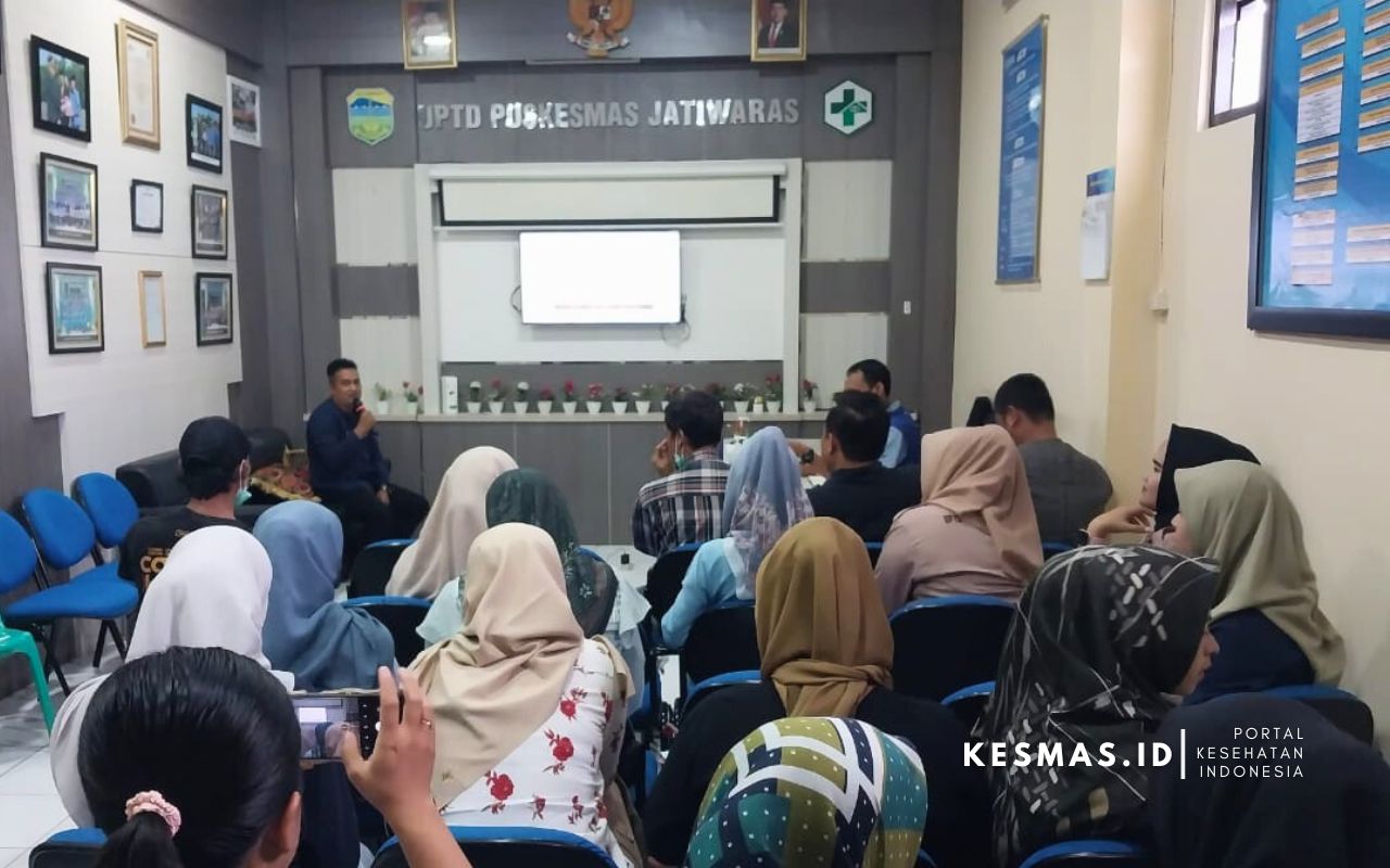 Puskesmas Jatiwaras Gelar Lokakarya Mini (LOKMIN) Bulanan