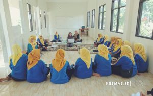 Penyampaian Materi Posyandu ILP Oleh Puskesmas Singaparna Kepada Kader