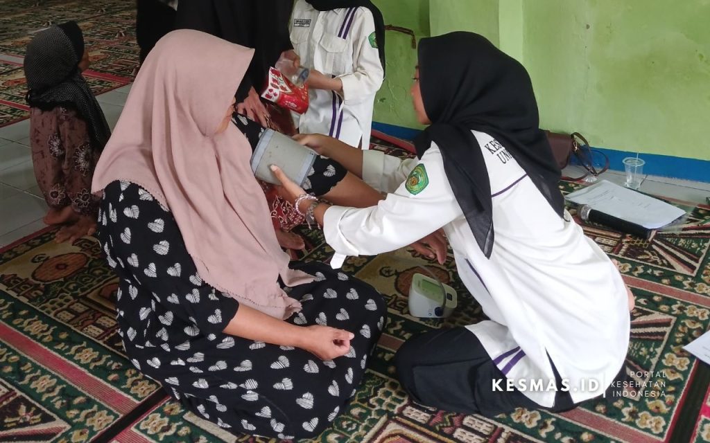 Pemeriksaan Kesehatan Warga Warga Setiamulya
