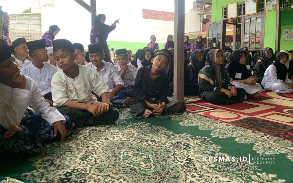 Edukasi Pentingnya Gizi Seimbang di Panti Asuhan As-Salam Bandar Lampung