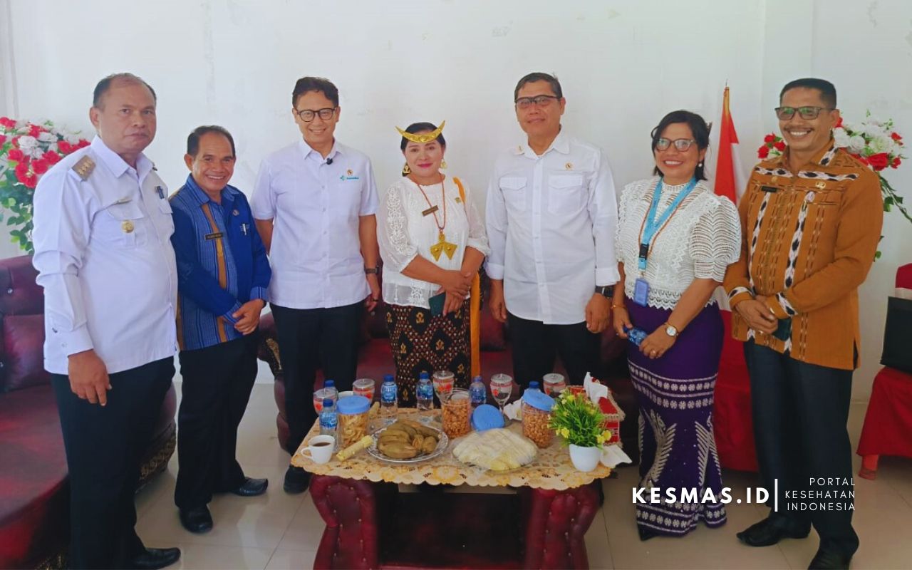 Menteri Kesehatan RI Cek Kesiapan Quick Win Pemeriksaan Kesehatan Gratis di Puskesmas Watukawula, Sumba Barat Daya, NTT