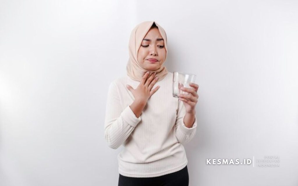 Kulit Glowing Saat Puasa: Tips Jaga Hidrasi dari Dalam