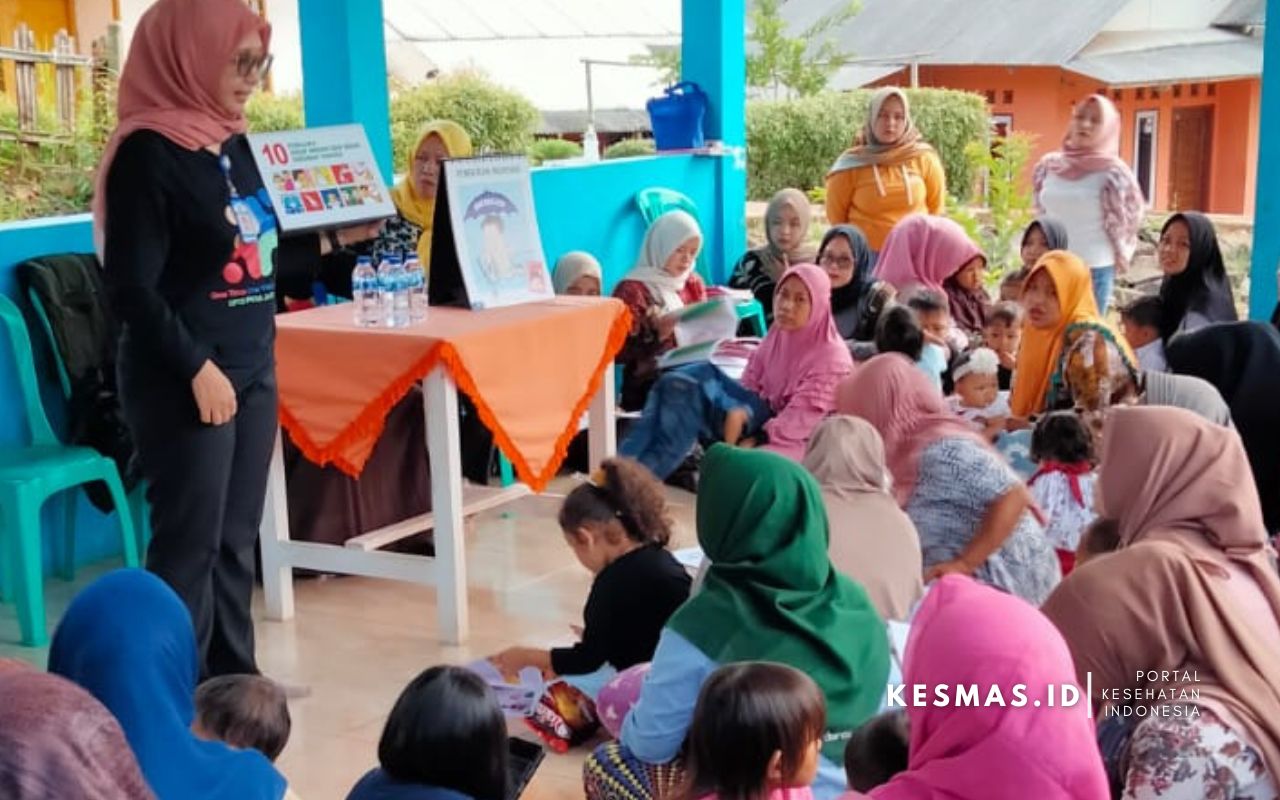 Kelas Ibu Balita di Posyandu Translok Desa Neglasari