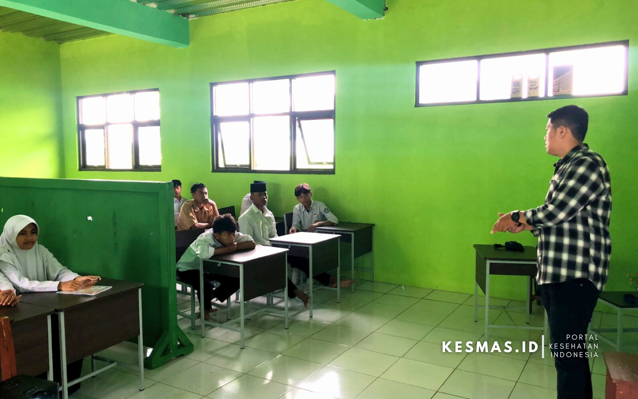 Sosialisasi Posyandu Remaja SMA Al Muchtar Lewat Program AUSREM