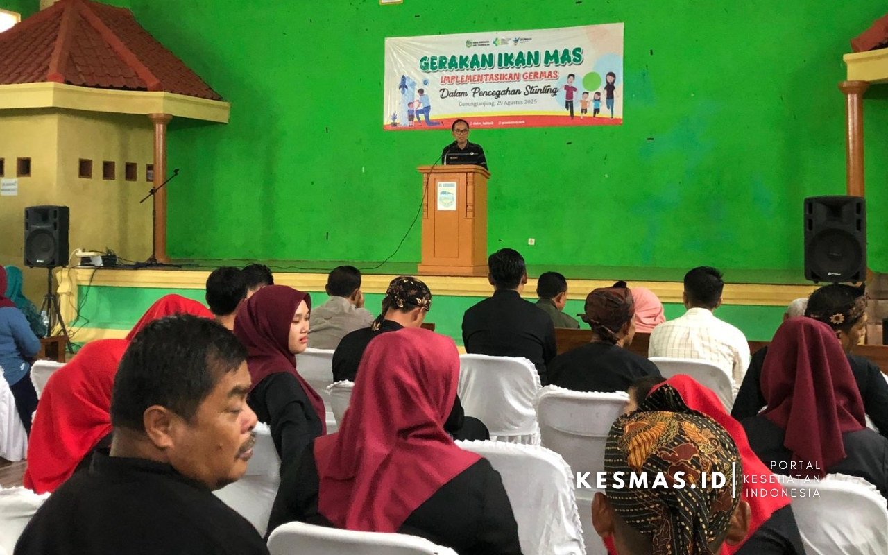 Kepala Dinkes Tasikmalaya memberi sambutan