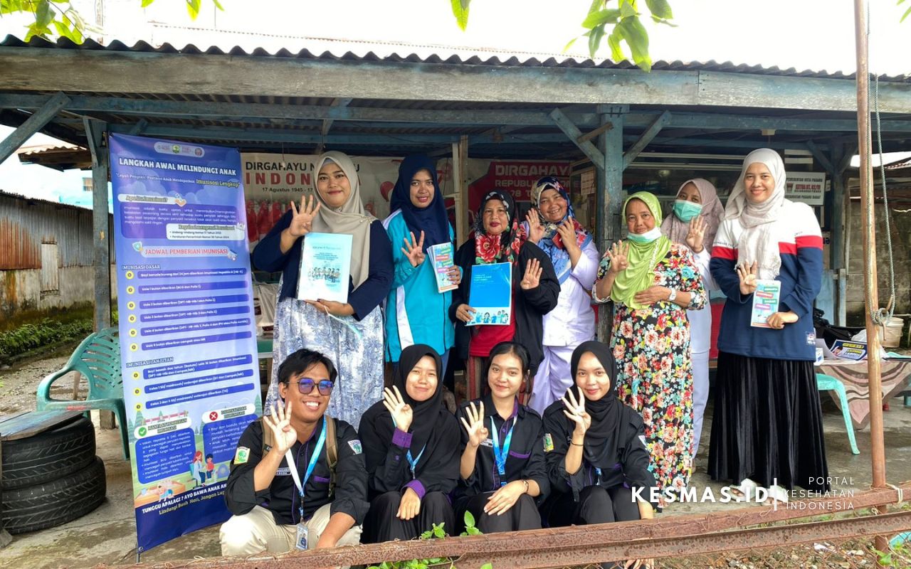 FKM Unand Berdayakan Kader Posyandu untuk Tingkatkan Cakupan Imunisasi di Padang Pasir