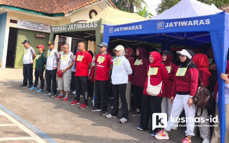 Karyawan Instansi Kecamatan Jatiwaras Ikuti Skrining Kesehatan dan Tes Kebugaran