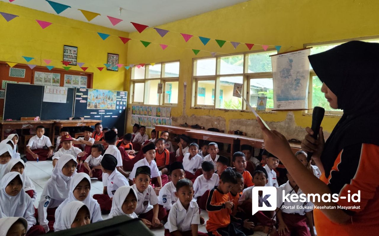 praktik cuci tangan pakai sabun bersama Puskesmas Cibalong