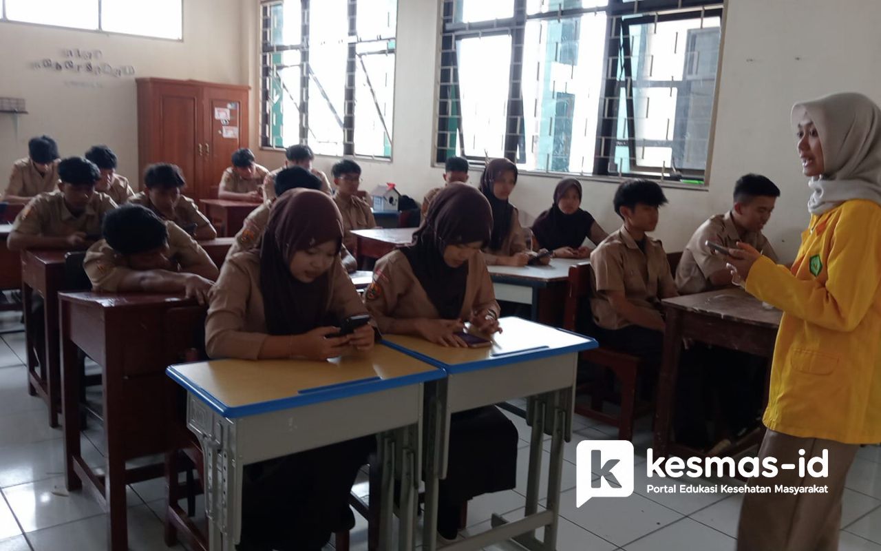 Tim Peneliti Fenomena Doomscrolling pada Remaja SMA Universitas Unsil